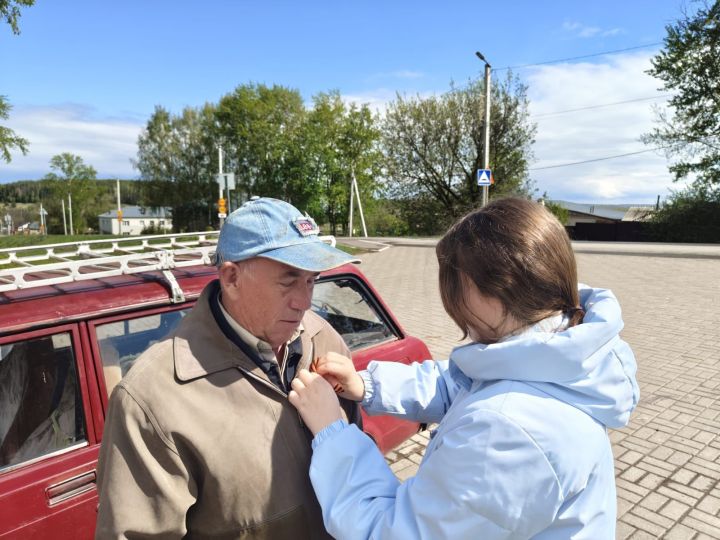 Жители села Среднее Девятово присоединились к акции Георгиевская лента
