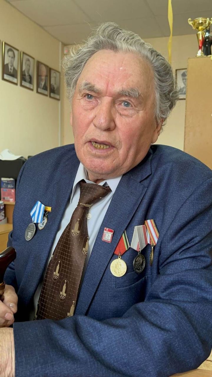 Олы Кабан авылыннан Альберт Кольцов безнең газета редакциясендә булды