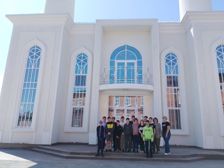 Познавательная экскурсия в Соборную мечеть «Ак Мечеть „Зайнаб“»