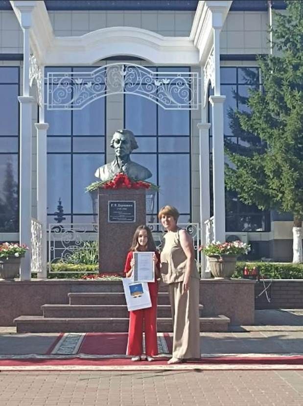 Талантлы яшь әдәбиятчыларны бүләкләделәр