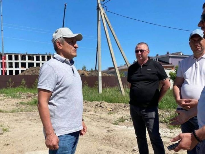 Сокуры авылында мәктәпкә яңа корпус төзү дәвам итә