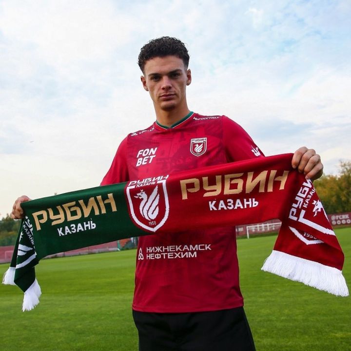 Футбол. Албанский нападающий «Рубина» продолжит карьеру в Италии