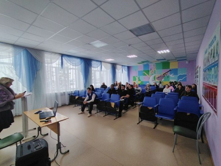 Полицейские отдела МВД России по Лаишевскому району рассказали родителям об онлайн-опасностях