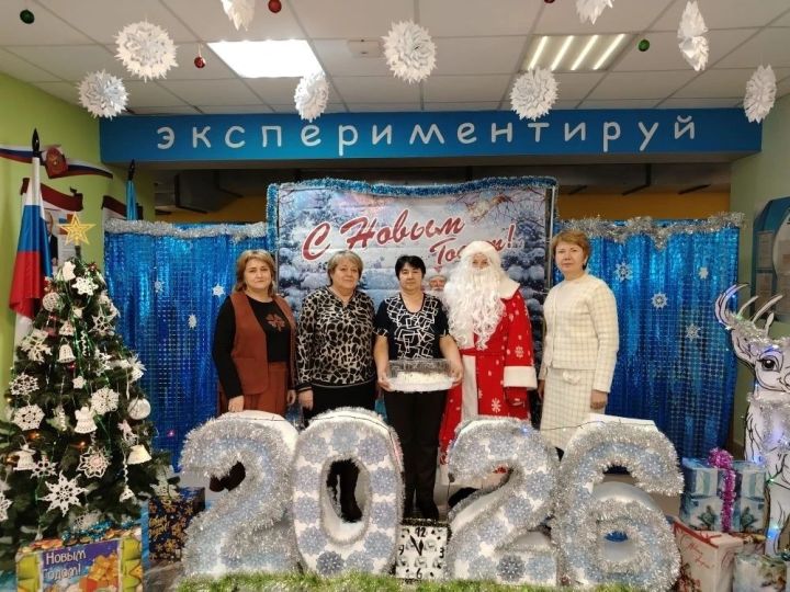 С теплом и поддержкой: акция «Профсоюзный Дед Мороз»