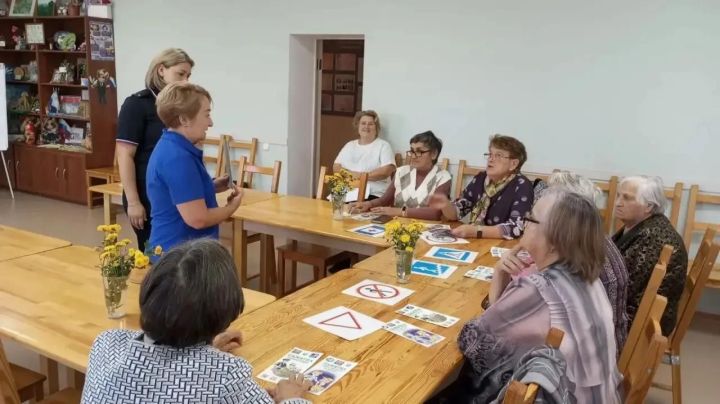 В Лаишевском районе в рамках Декады пожилых людей прошёл урок дорожной грамотности