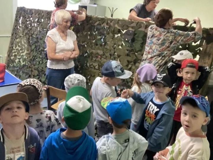 Нәни бармаклар — зур хезмәт: безнең «чияләр» маскировка челтәрләре үрергә өйрәнгән