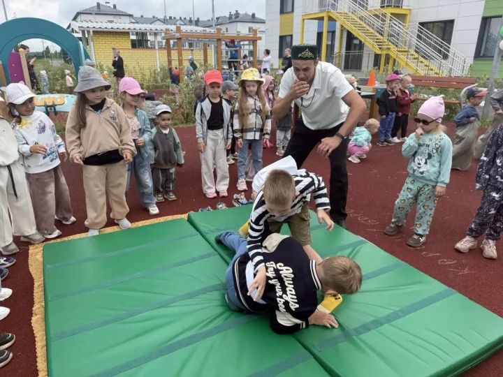 Самые маленькие жители Лаишевского района участвовали в Сабантуе
