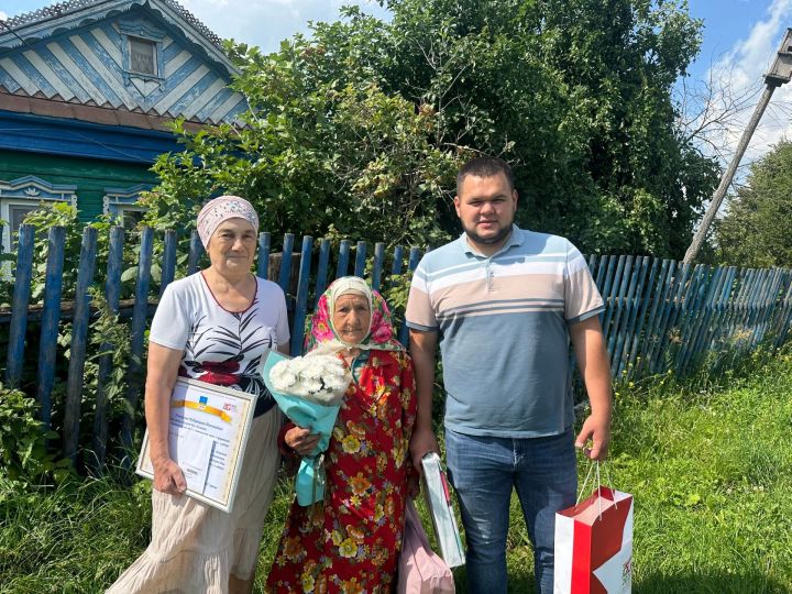 Труженица тыла из Лаишевского района отметила 94-летие