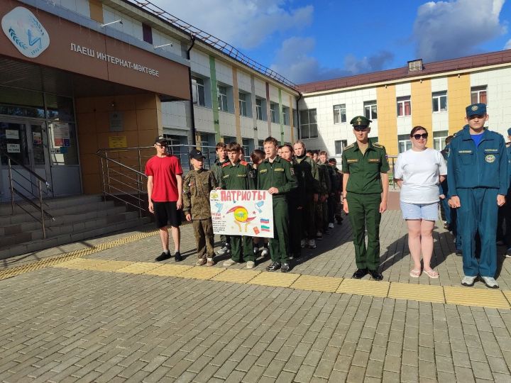 Татарстанские юнармейцы тренируются и отдыхают в Лаишеве