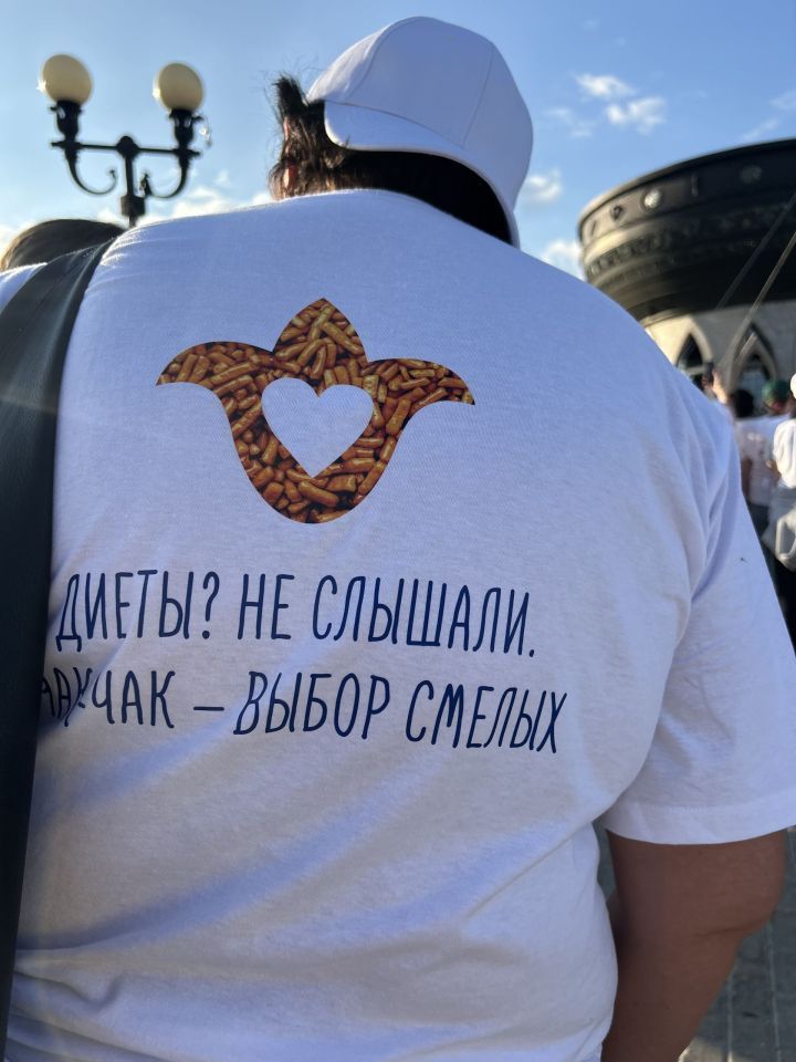 Чәкчәк манарасы «бөтен дөнья белән» ясалды