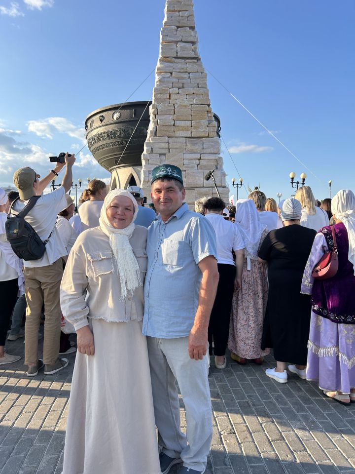 Чәкчәк манарасы «бөтен дөнья белән» ясалды