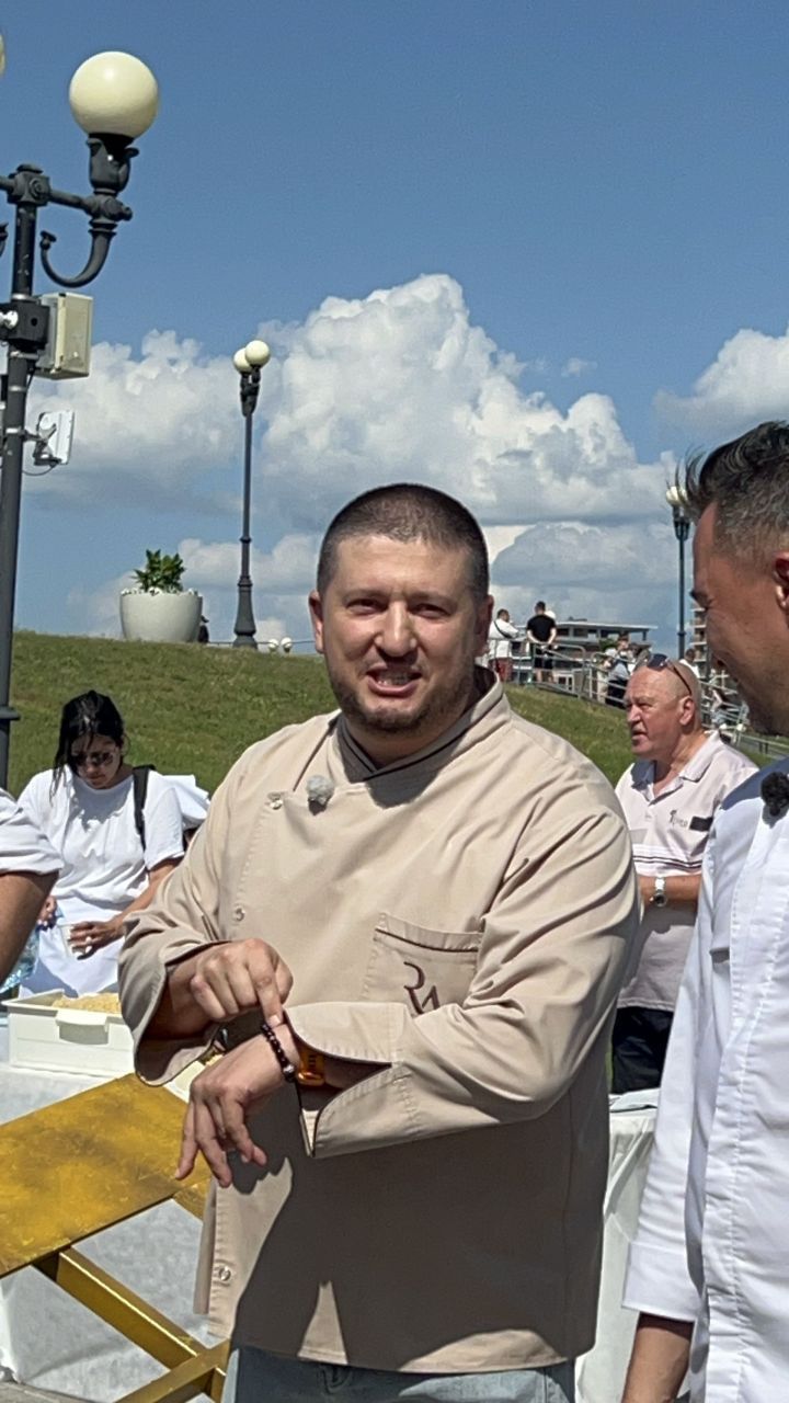 Чәкчәк манарасы «бөтен дөнья белән» ясалды