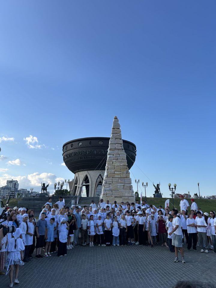 Чәкчәк манарасы «бөтен дөнья белән» ясалды