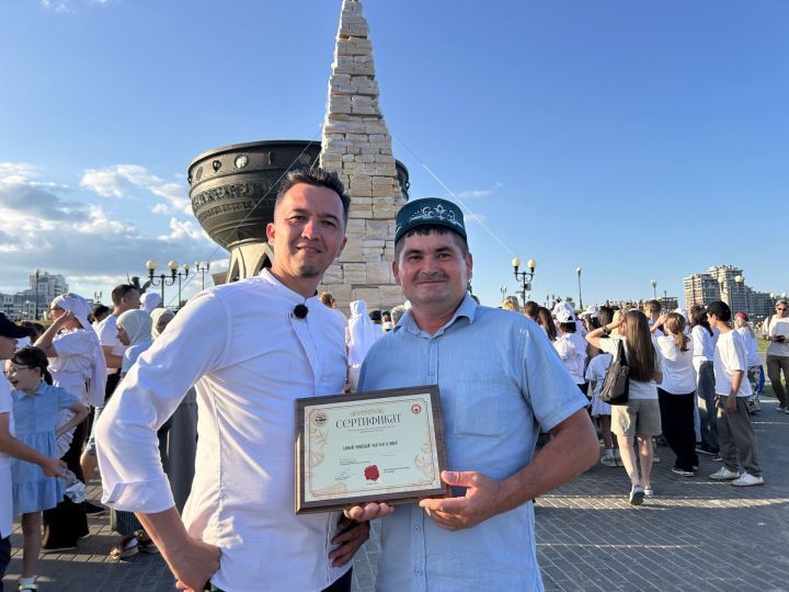 Чәкчәк манарасы «бөтен дөнья белән» ясалды