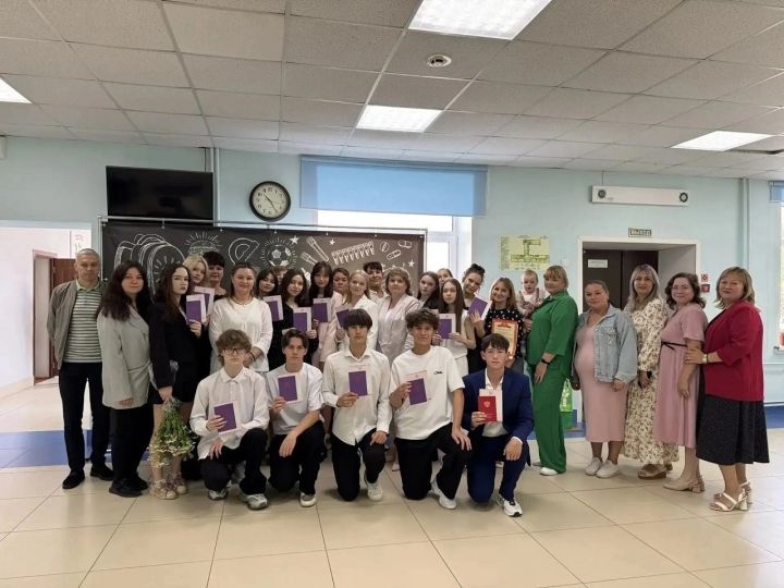 Лаишевские гимназисты получили долгожданные аттестаты об основном общем образовании
