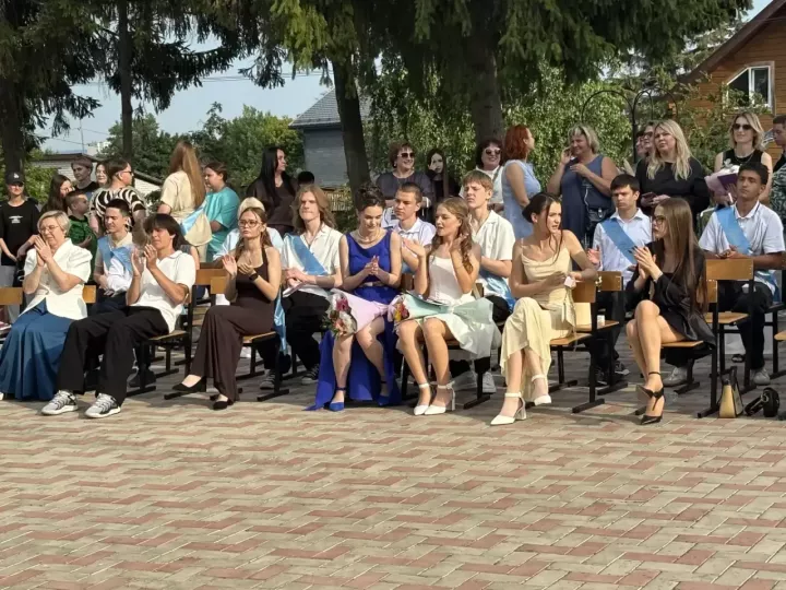 Торжественная церемония вручения аттестатов в Лаишевской школе №2