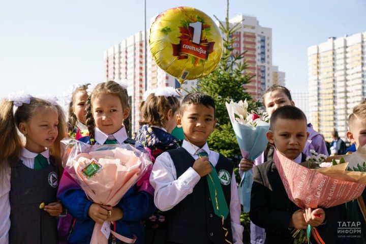 Миллионы детей сядут сегодня за школьные  парты