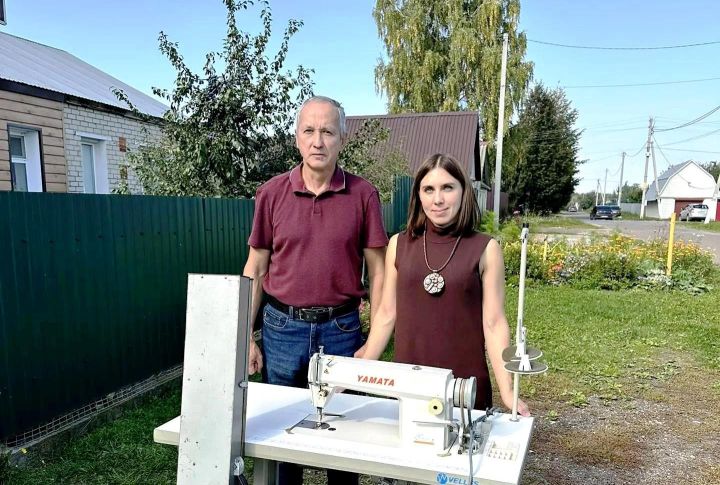 Супруги из Именьково передали волонтерам БФ «Помощь СВОим» швейную и вязальную машинки