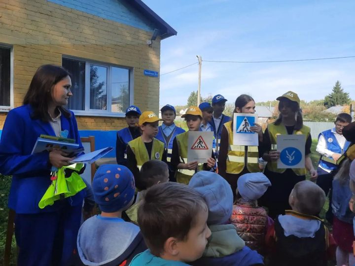 Сказка на дороге: дошколята в Орловском саду выучили правила движения