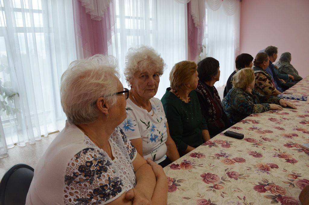 День мудрости и день учителя отметили лаишевские активисты достойного возраста.