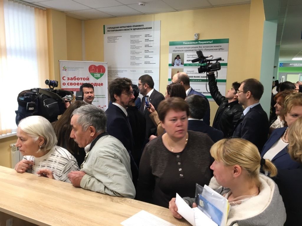 Депутаты Госдумы РФ посетили амбулаторию Песчаных Ковалей