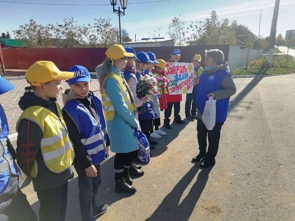 ЮИДовцы села Пелево поздравляют педагогов-ветеранов