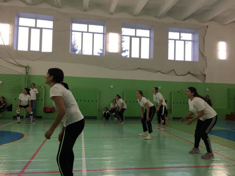 Новогодний районный турнир по волейболу «Снегурочка» собрал самые спортивные женские команды