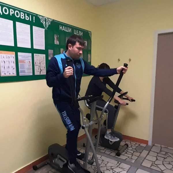 На грант, выигранный молодым учителем, в Сокуровской школе открылся тренажерный зал для педагогов