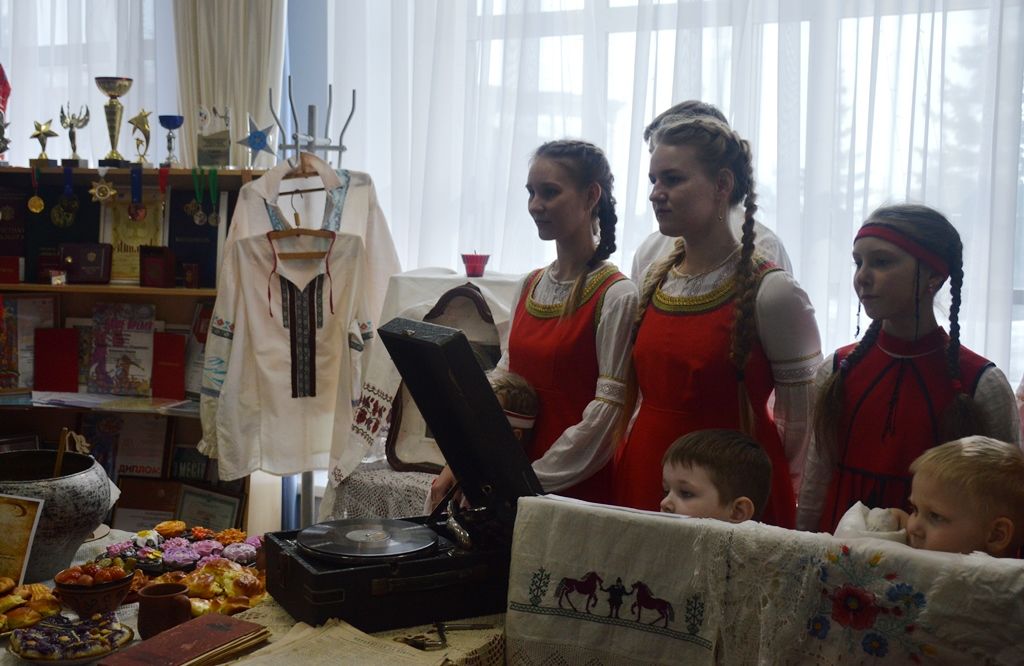 Уголки семейной истории представили участники фестиваля в Лаишево