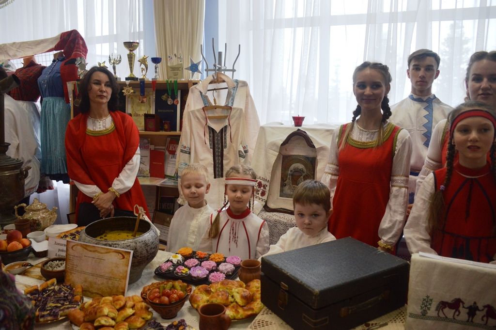 Уголки семейной истории представили участники фестиваля в Лаишево