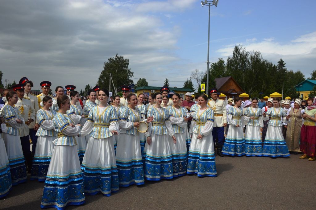 Мастера-умельцы представили свои изделия на ярмарке Каравона