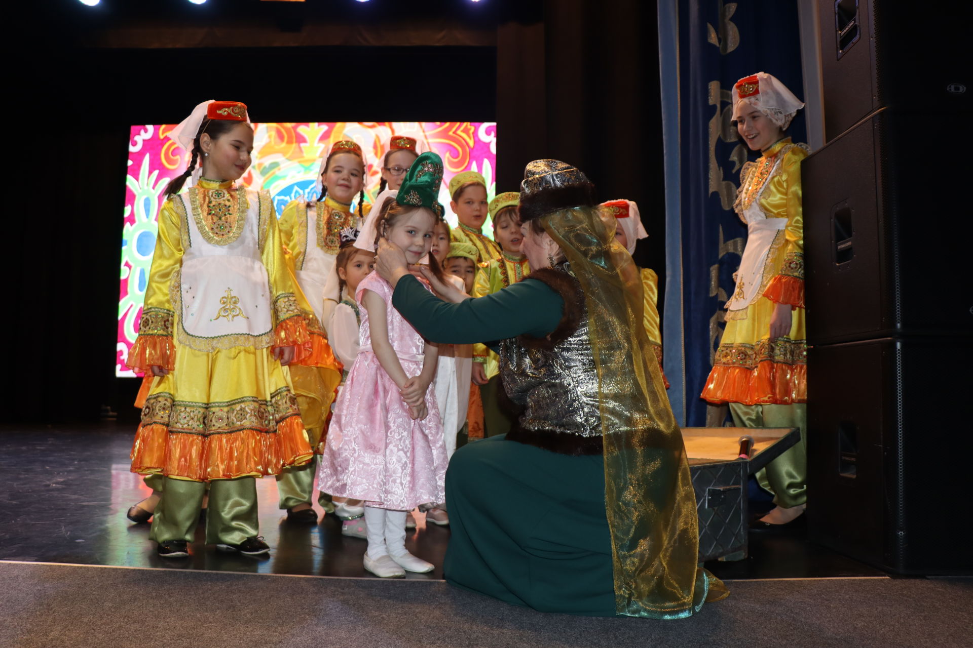 Фольклорный ансамбль из Лаишево «Алчэчэк» выступил с программой «Бабушкин сундук»