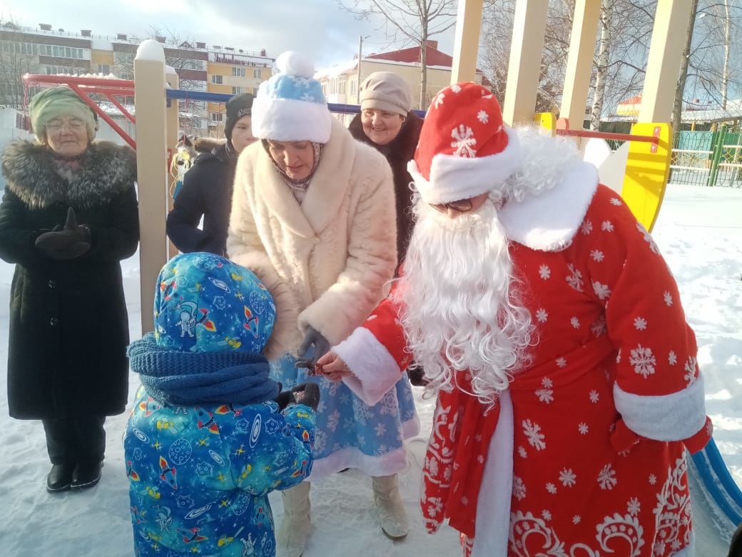Замечательный зимний праздник организовали в Лаишево для взрослых и детей