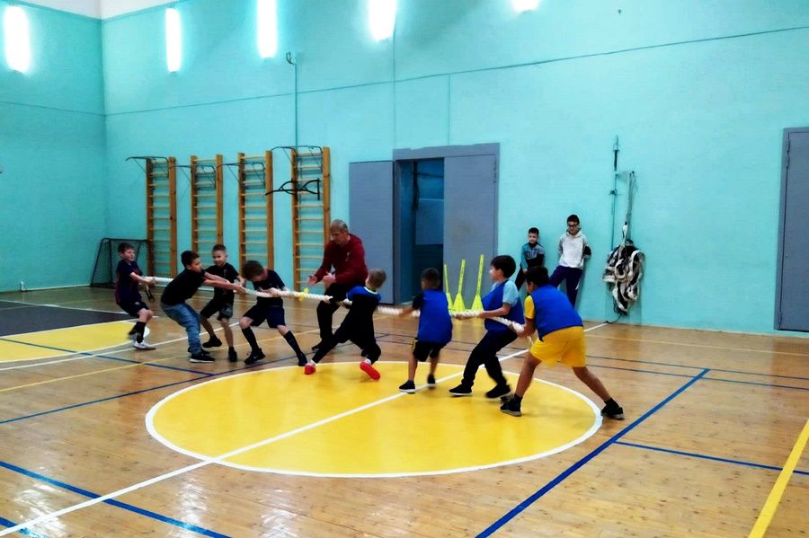 В спортшколе г. Лаишево состязались юные футболисты