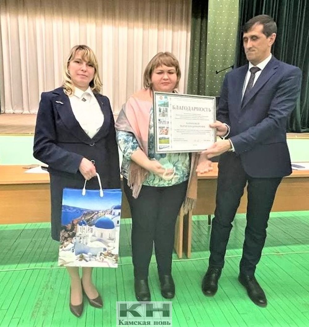 На сходе граждан в Среднедевятовском сельском поселении награждали самых активных сельчан