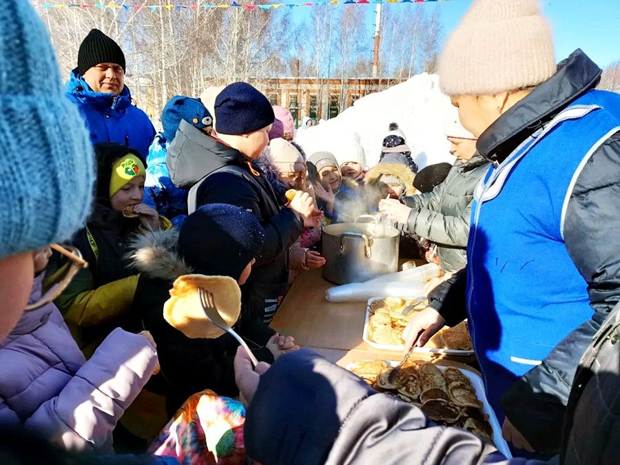 В Габишево на Масленице растопили ледяное сердце Снежной Королевы