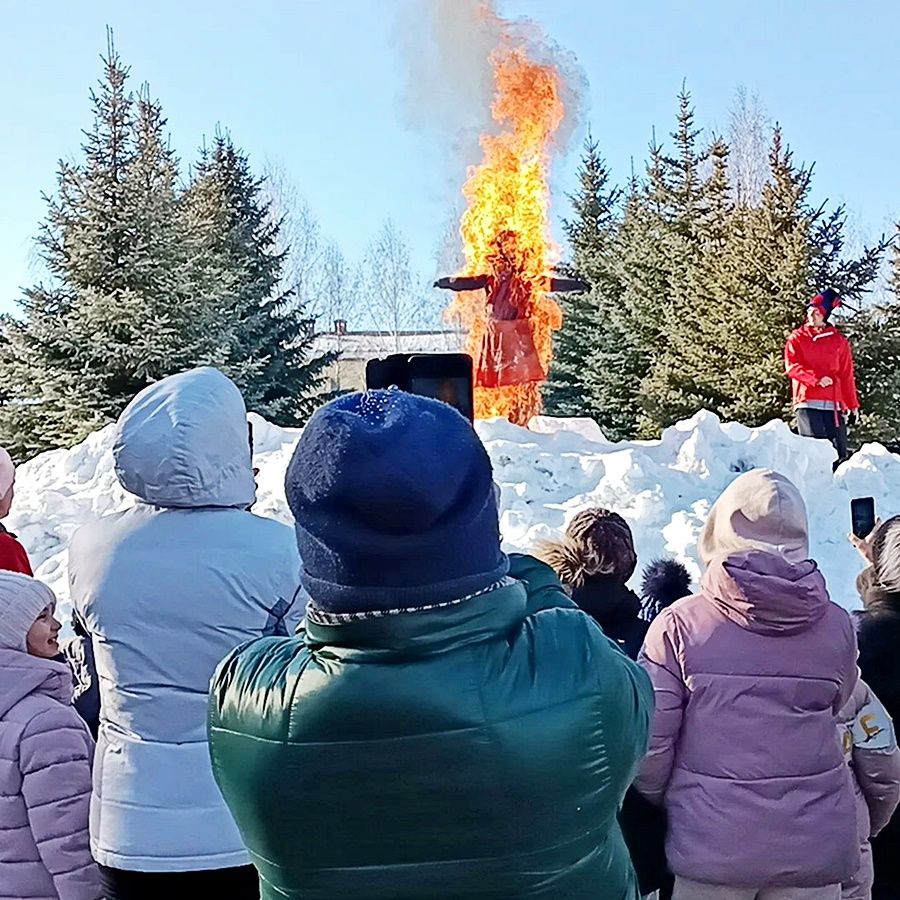 В Габишево на Масленице растопили ледяное сердце Снежной Королевы