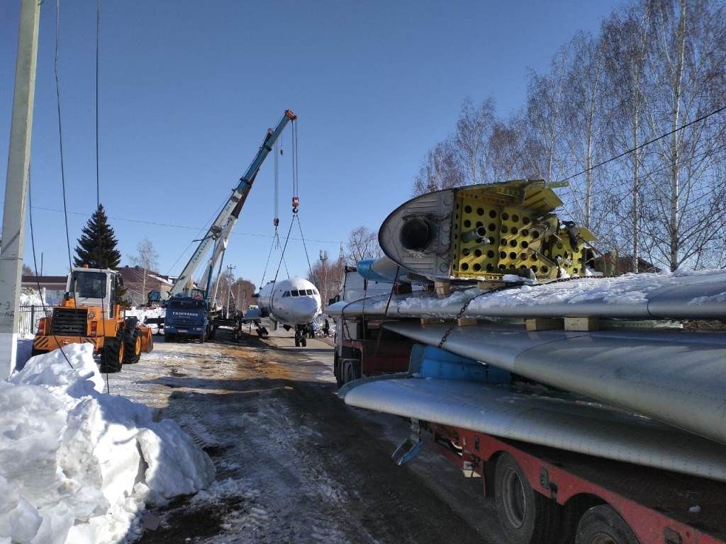 Не каждый день в Лаишево самолеты привозят или Как доставляли ЯК-42Д в Лаишевский техникум