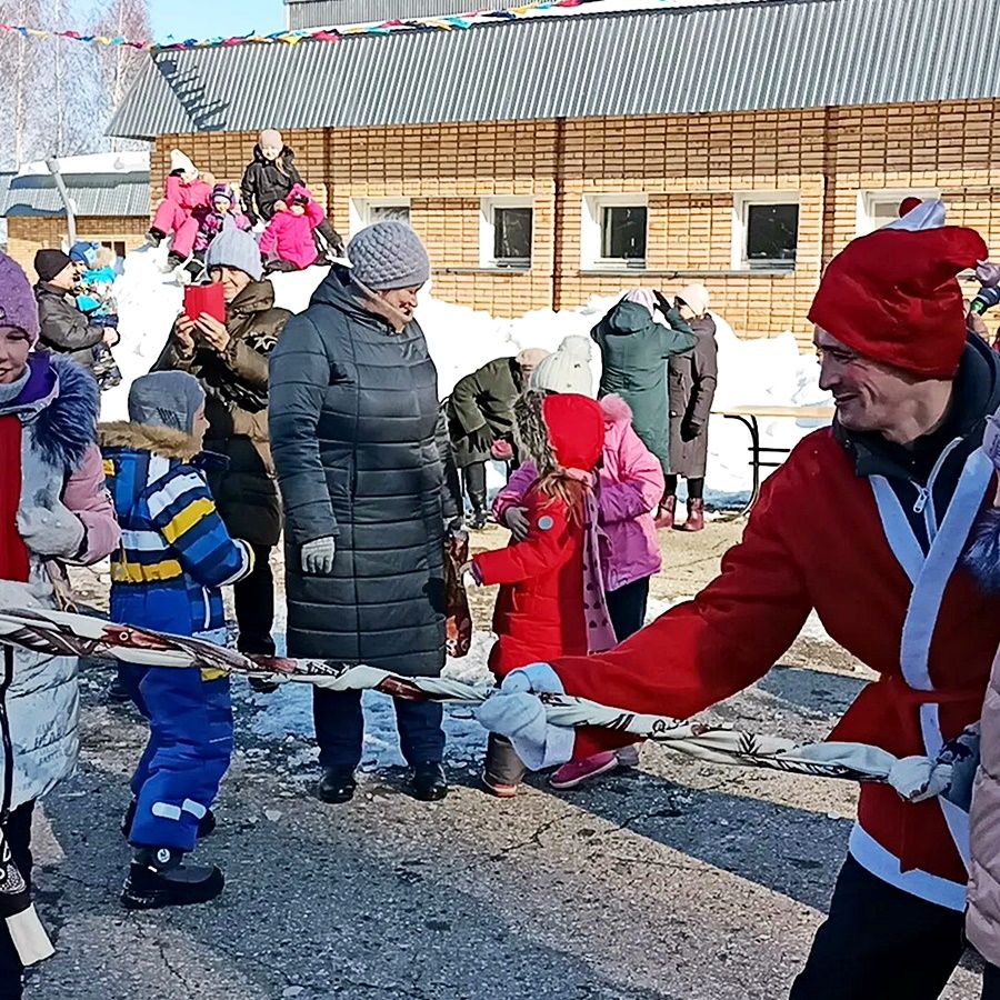 В Габишево на Масленице растопили ледяное сердце Снежной Королевы