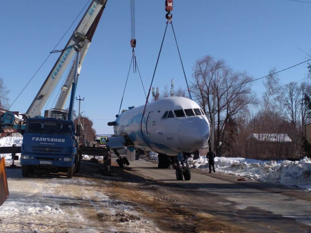 Не каждый день в Лаишево самолеты привозят или Как доставляли ЯК-42Д в Лаишевский техникум