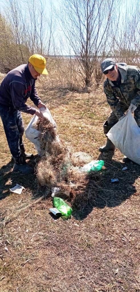 "Рыболовное братство г. Лаишево"  вышло на субботник по очистке берега Меши