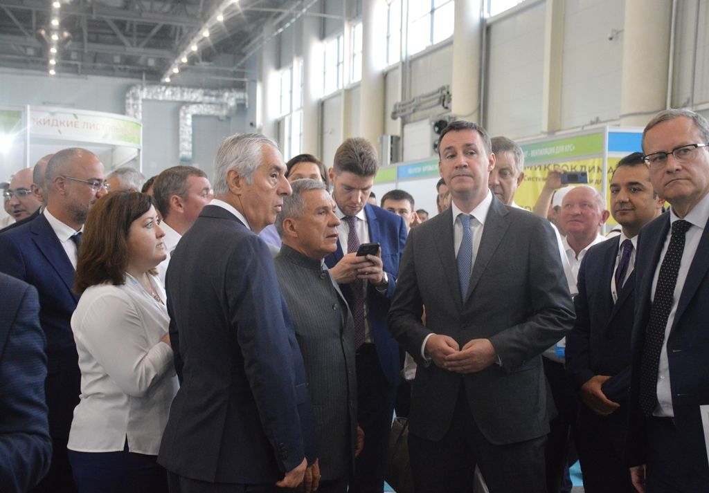 "Агроволга - 2022" в объективе: выставку посетили Президент Татарстана и министр сельского хозяйства Росси1ской Федерации