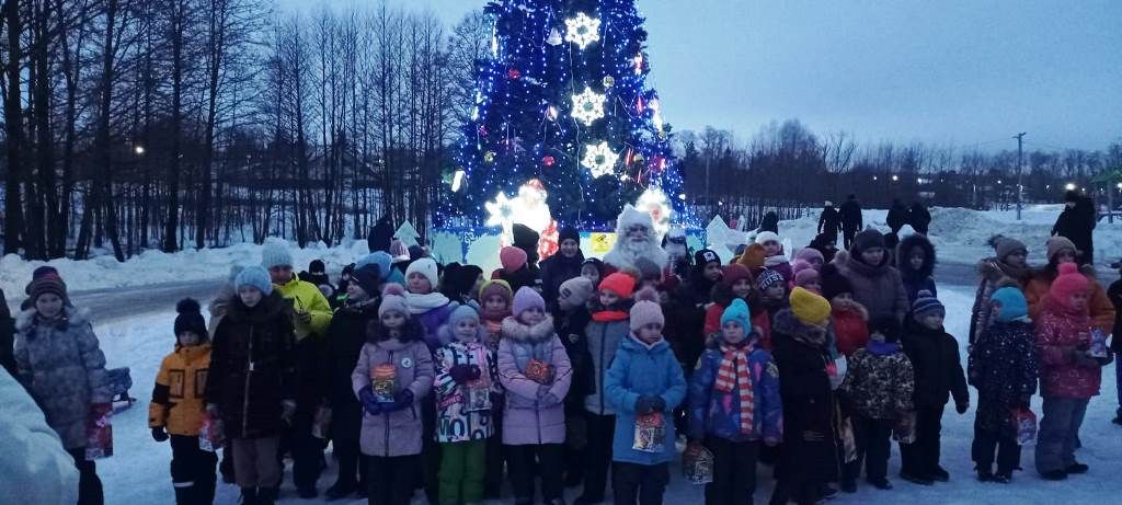 В Усадах Лаишевского района Дедушка Мороз и «ДомСервис» организовали новогодний праздник