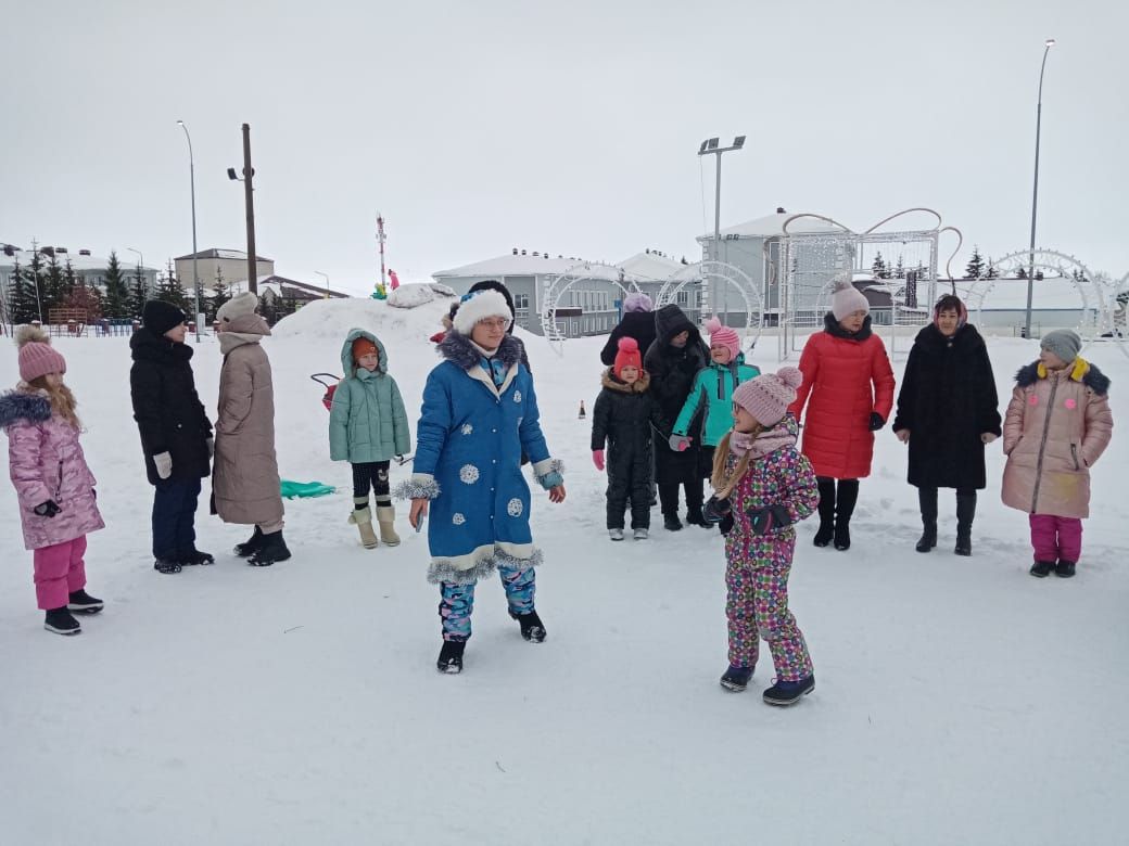Новогодние праздники для лаишевских детей начались с активных игр на свежем воздухе