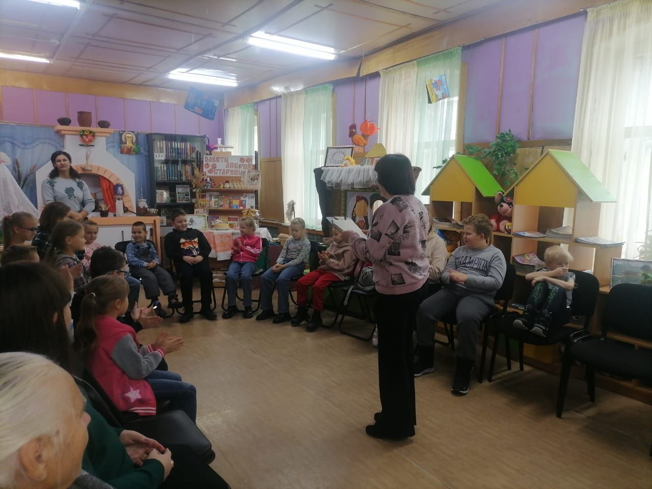 В первый день школьных каникул в детской библиотеке Лаишева прошел урок толерантности