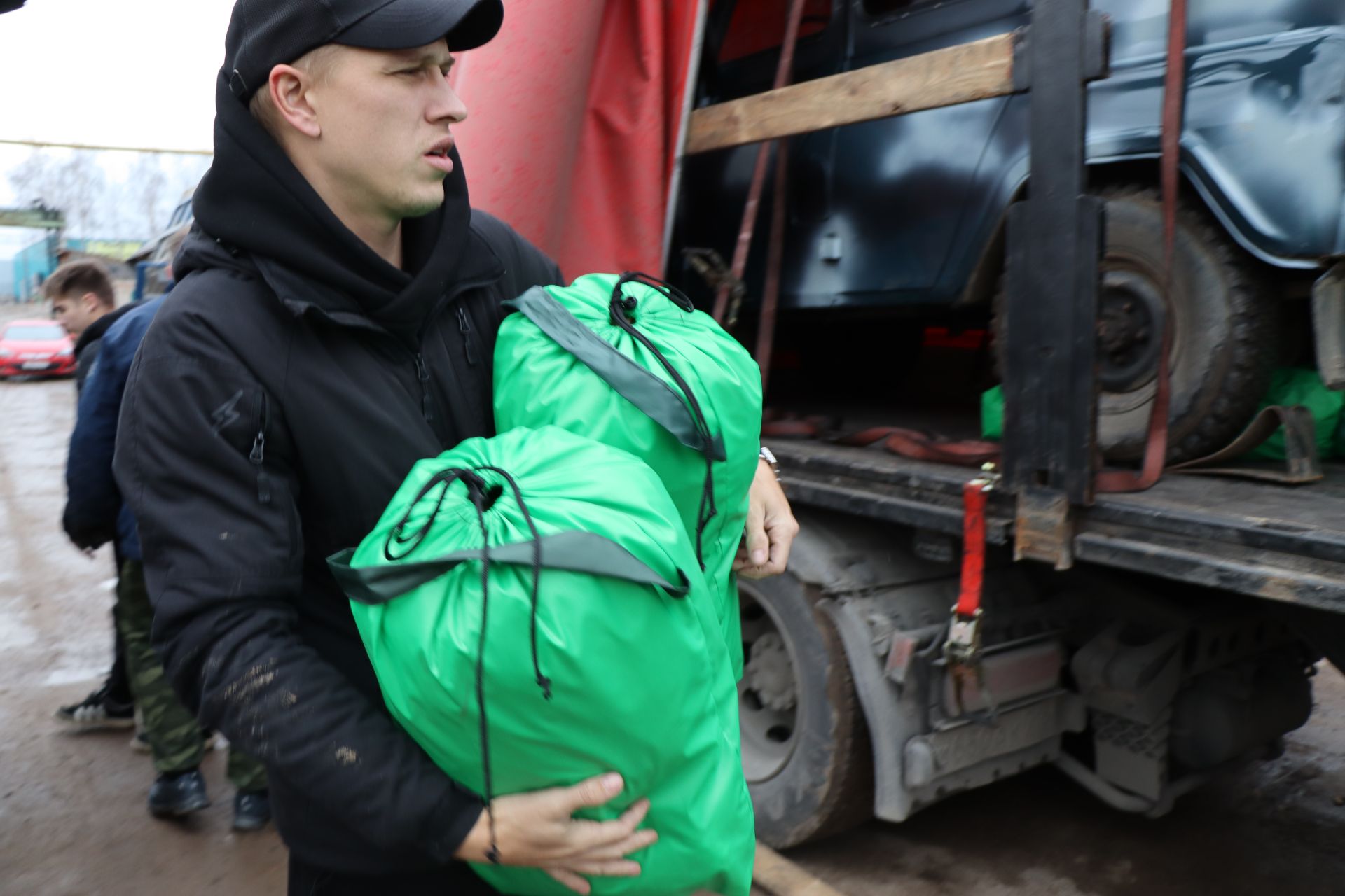 Сегодня в Лаишево прошла загрузка гуманитарной помощи для отправки в зону СВО