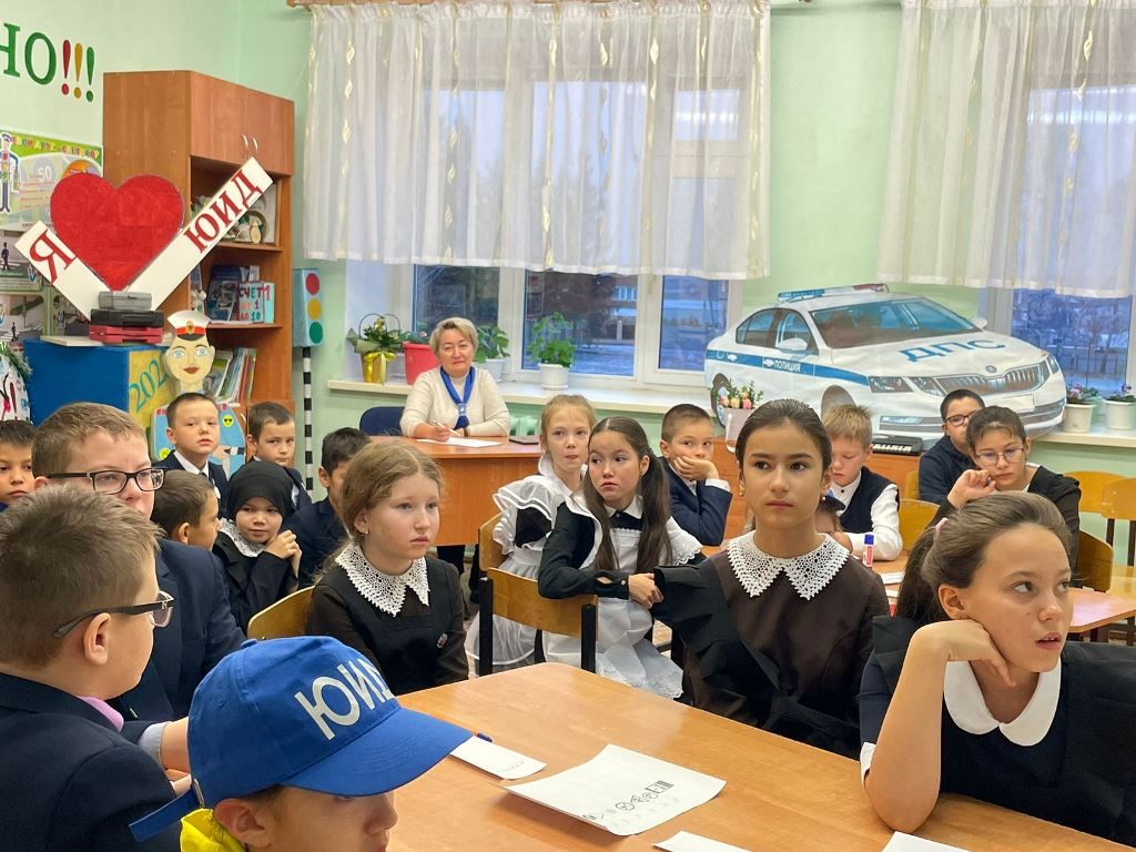 В Пелевской школе День памяти жертв ДТП отмечают