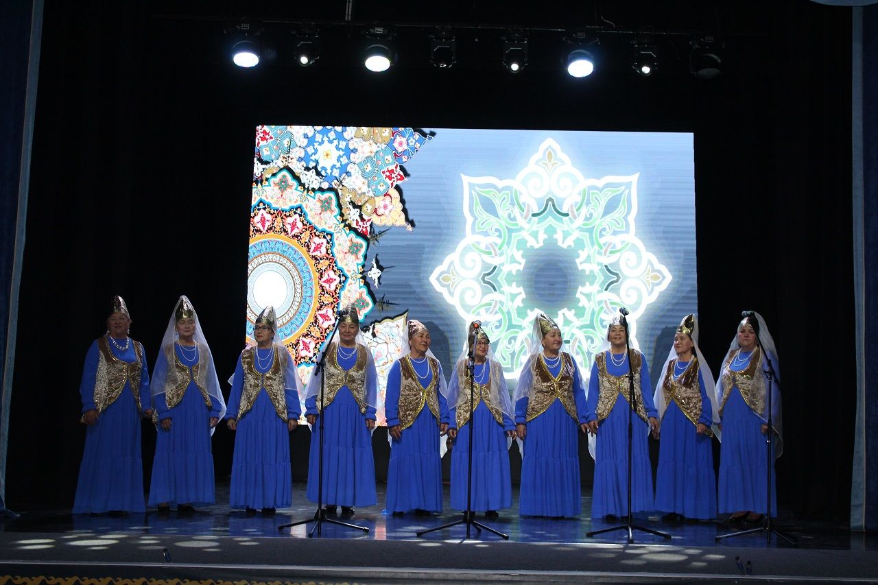 Концерт, посвященный мамам, провели в Лаишевском районном доме культуры