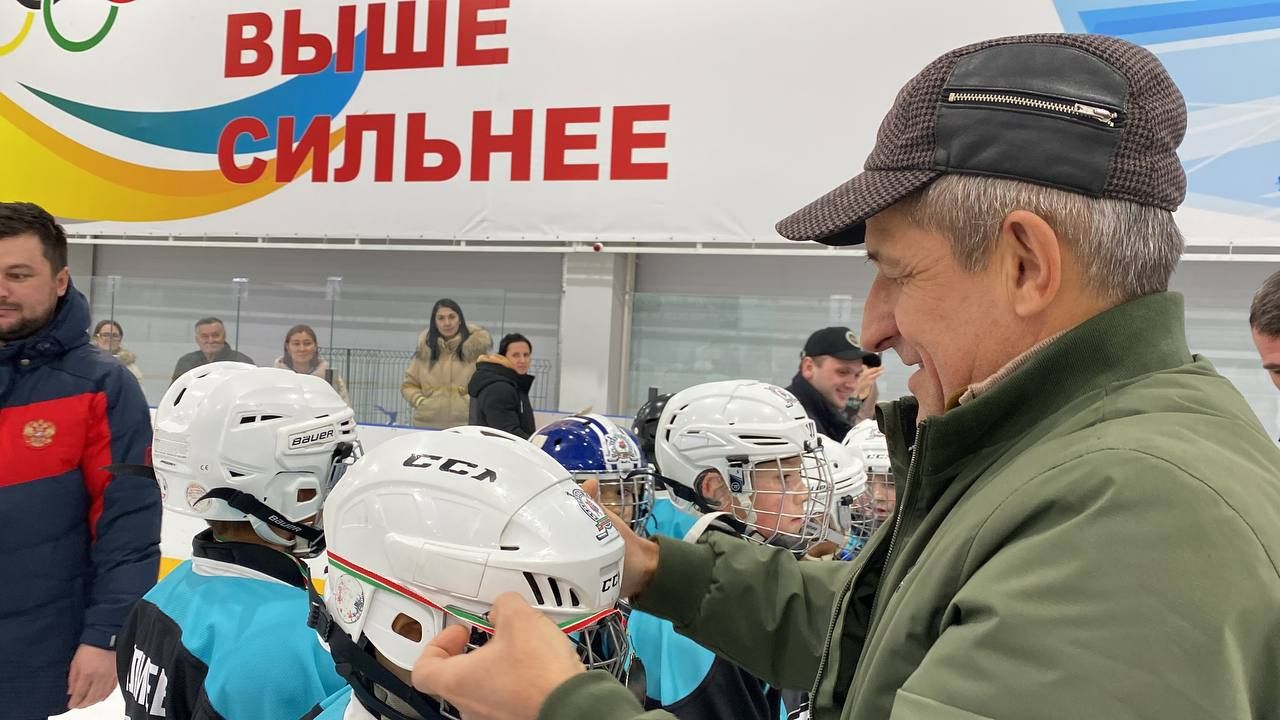 Сегодня в Ледовой арене Лаишево объявили команду победителей хоккейного турнира «Ястреб cup»