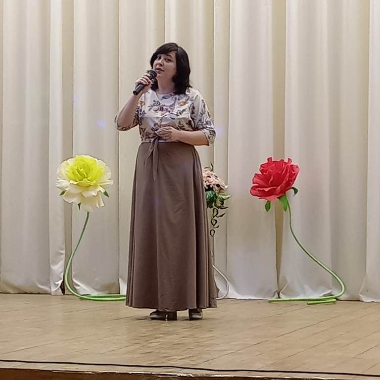 В Тат. Янтыке концерт «Жырлап яшик  эле, дусларым» посвятили юбилею заведующей СДК